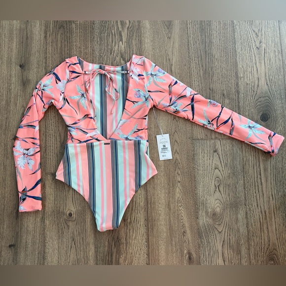 NWT‼️Maaji Long Sleeve One Piece Surf Swimsuit - Reversible - Picture 2 of 3